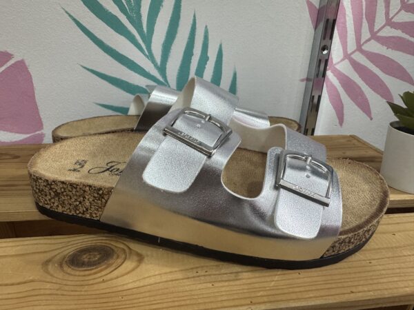 SANDALIAS HEBILLA