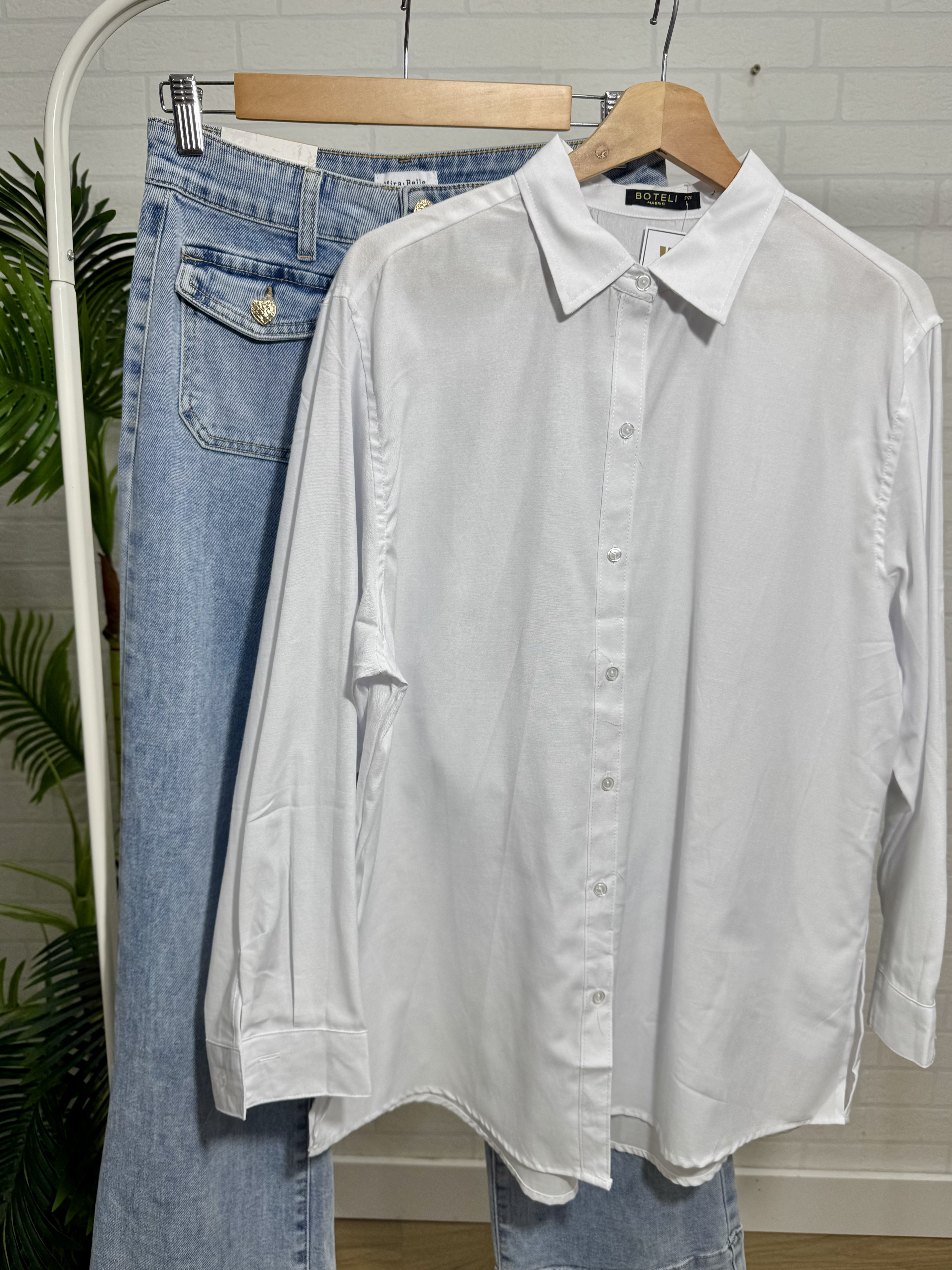 CAMISA BÁSICA BLANCA